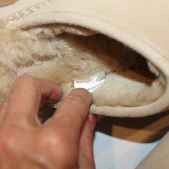 NIB UGG WOMEN'S DISCOQUETTE SUEDE SHEARLING LINED SLIPPERS TAN - Picture 6 of 7